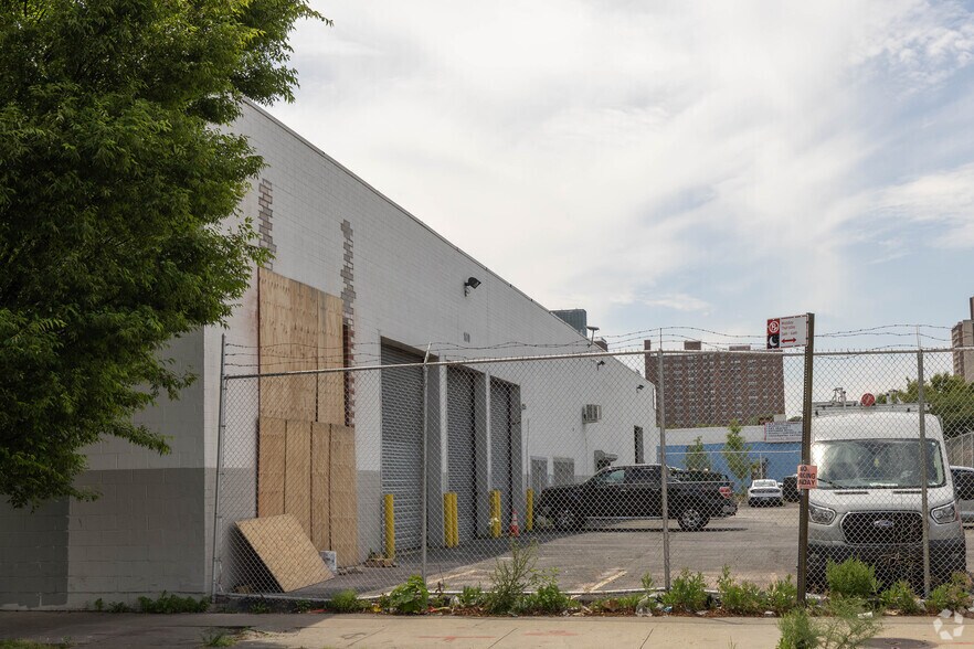More Photos Of 1970 Pitkin Ave, Brooklyn Warehouse For Lease