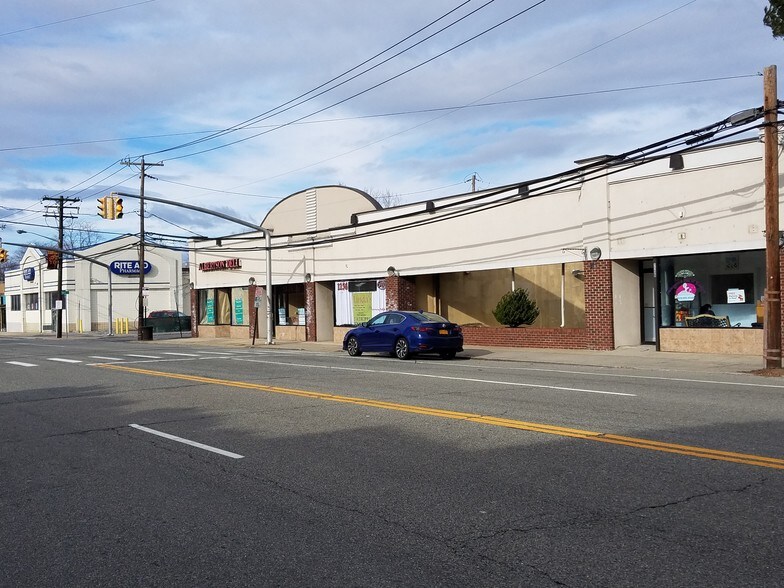 More Photos Of 1356 Willis Ave, Albertson Freestanding For Lease