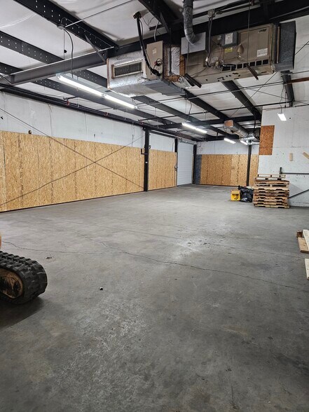 More Photos Of 6221 Monticello Rd, Columbia Warehouse For Lease