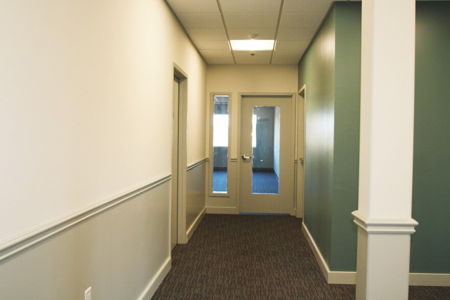 More Photos Of 28 Riverside Dr, Pembroke Research And Development For Lease