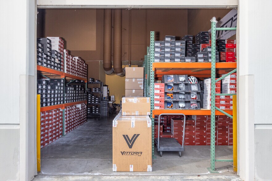 More Photos Of 28522-28528 Constellation Rd, Valencia Warehouse For Lease