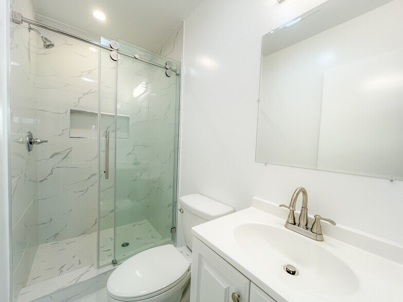 More Photos Of 127 S St Andrews Pl, Los Angeles Apartments For Sale