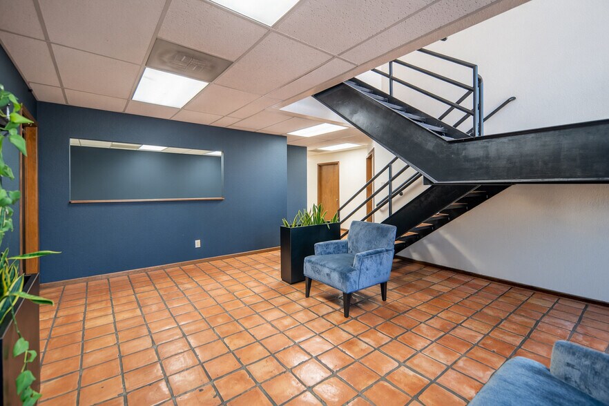More Photos Of 2643 N 37th Dr, Phoenix Manufacturing For Sale