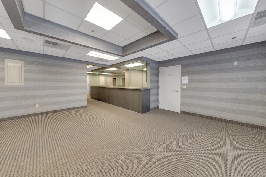 More Photos Of 440 Old Hook Rd, Emerson Medical For Lease