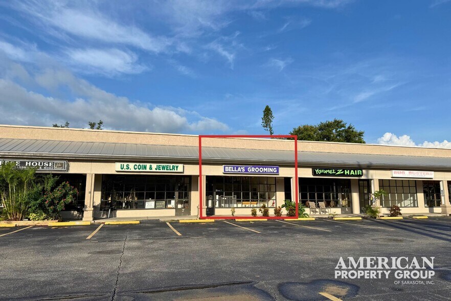 More Photos Of 5900-5990 S Tamiami Trl, Sarasota Storefront For Lease