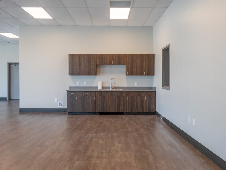 More Photos Of 17218 Tejas Way, Schertz Manufacturing For Sale