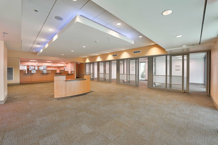 More Photos Of 1200 E Blue Heron Blvd, West Palm Beach Storefront Retail Office For Lease