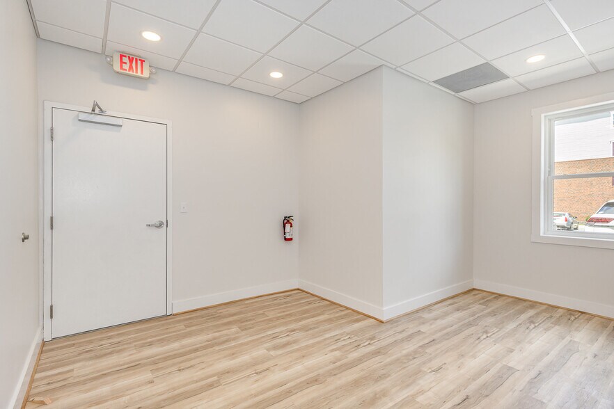 More Photos Of 9124 Courthouse Rd, Spotsylvania Office For Lease