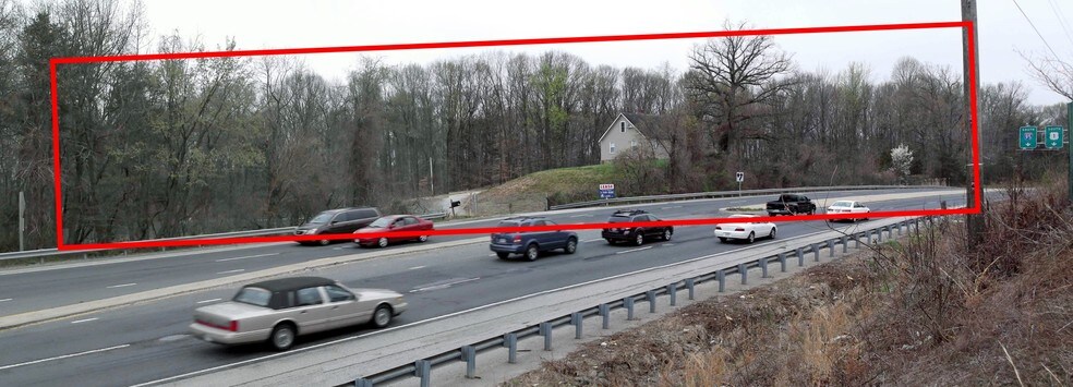 More Photos Of 10301 Richmond Hwy, Lorton General Retail For Sale