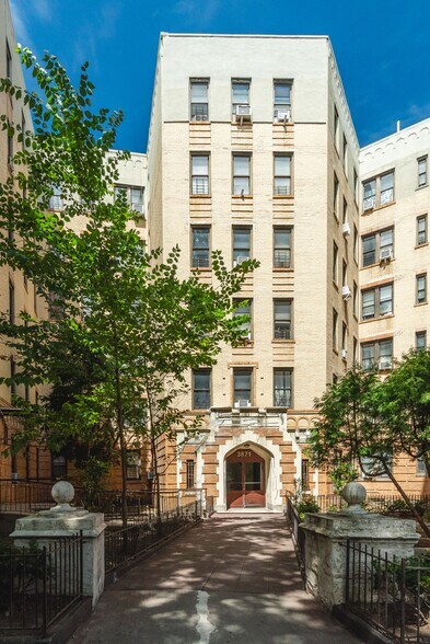 More Photos Of 3871 Sedgwick Ave, Bronx Multifamily For Sale