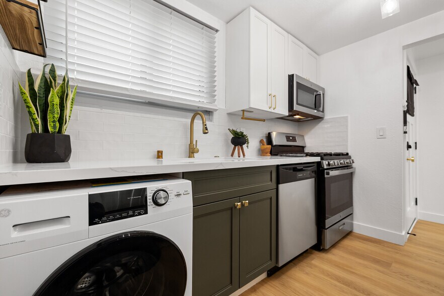 More Photos Of 2715 A St, San Diego Apartments For Sale