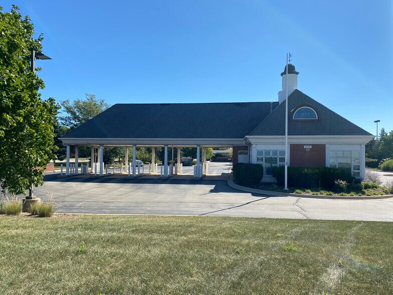More Photos Of 15901 S Division St, Plainfield Bank For Sale