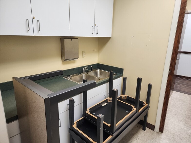 More Photos Of 436 Hadley St, Mount Airy Healthcare For Sale