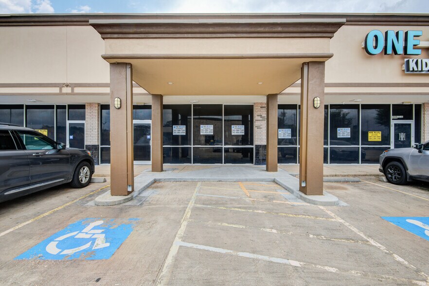 More Photos Of 4300-4302 Fairmont Pky, Pasadena Unknown For Lease