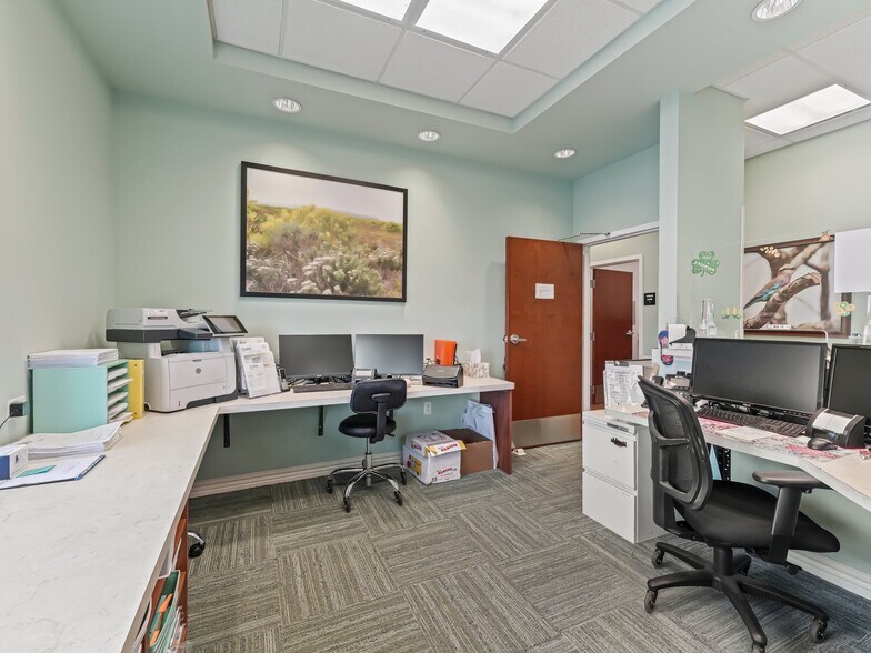 More Photos Of 4636 Bellwether Ln, Oxford Medical For Lease