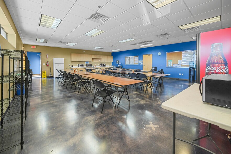 More Photos Of 1930 Hormel Dr, San Antonio Industrial For Sale