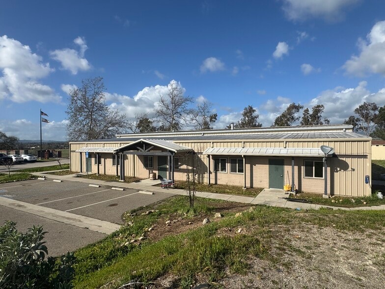 More Photos Of 910 Airport Rd, Santa Ynez Industrial For Lease