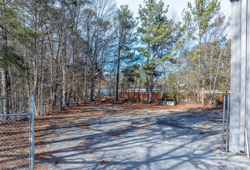 More Photos Of 6725 Highway 85, Riverdale Warehouse For Sale