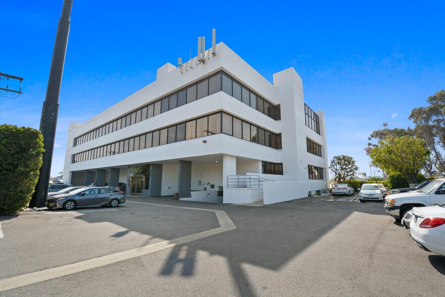 More Photos Of 5155 W Rosecrans Ave, Hawthorne Loft Creative Space For Sale