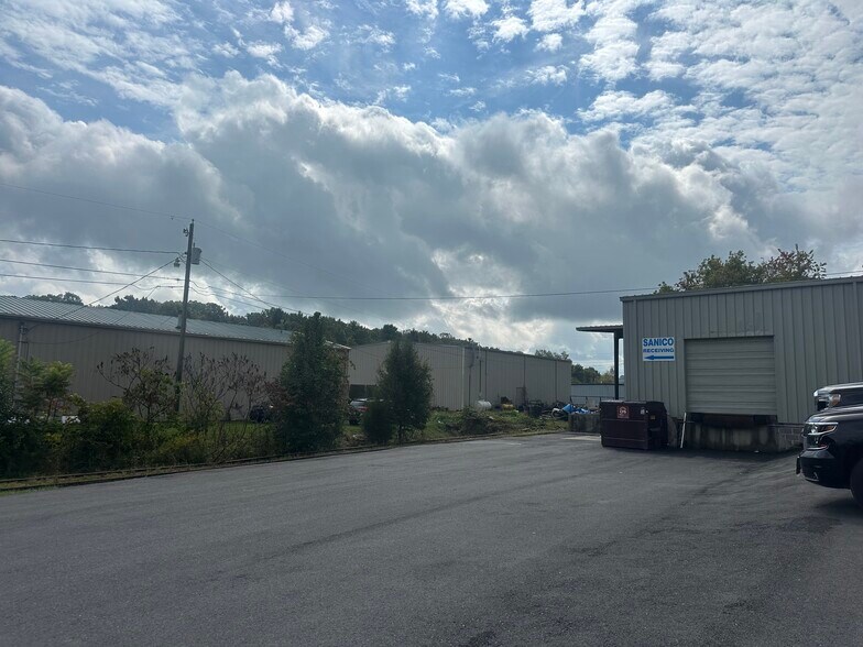 More Photos Of 875 Park St, Christiansburg Warehouse For Sale