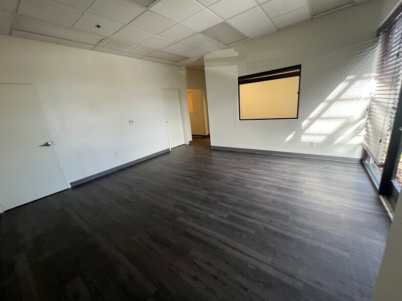 More Photos Of 5075 Cameron St, Las Vegas Distribution For Lease
