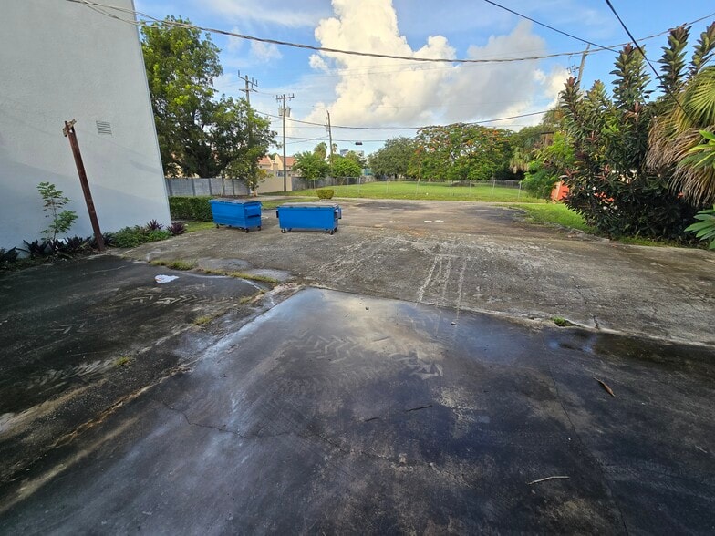 More Photos Of 525 State Road 7, Margate General Retail For Sale