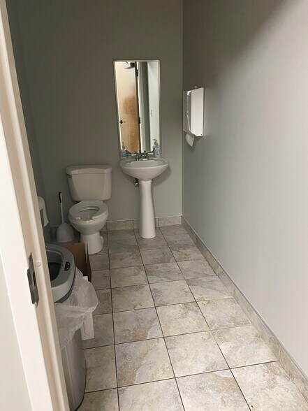 More Photos Of 4525 Trousdale Dr, Nashville Office For Sale