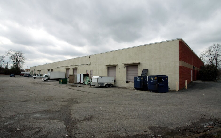 More Photos Of 2501-2555 Mechanicsville Tpke, Richmond Light Distribution For Lease