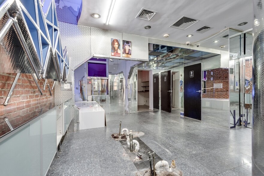 More Photos Of 4014 83rd St, Elmhurst Apartments For Lease