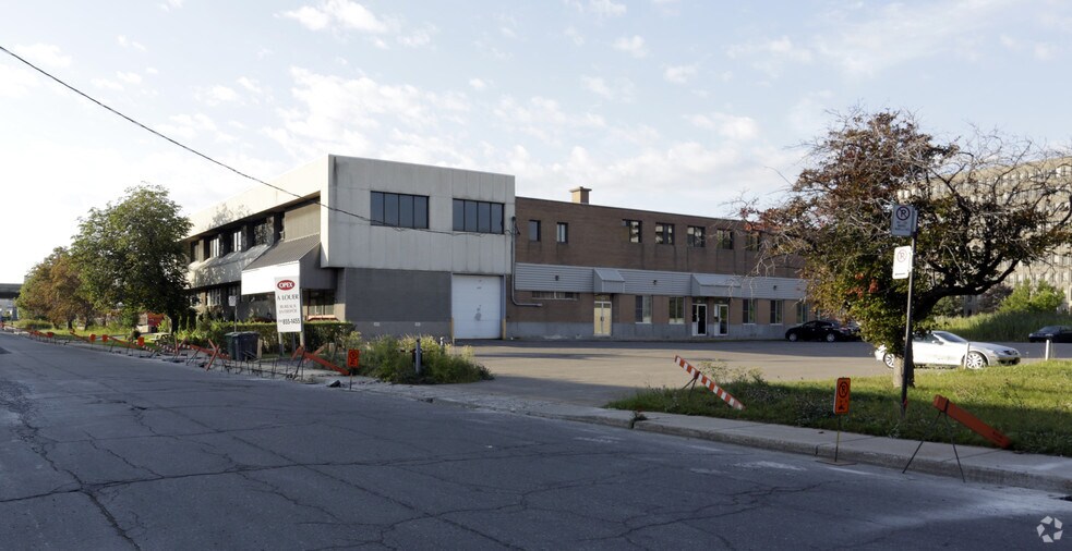 More Photos Of 150 Rue Authier, Montréal Warehouse For Lease
