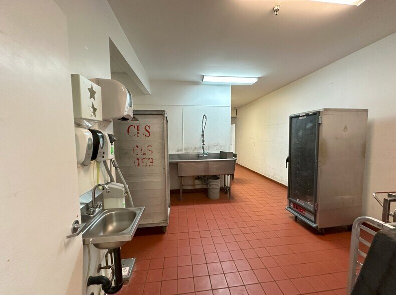 More Photos Of 11171 Horseshoe Way, Richmond Light Manufacturing For Sale