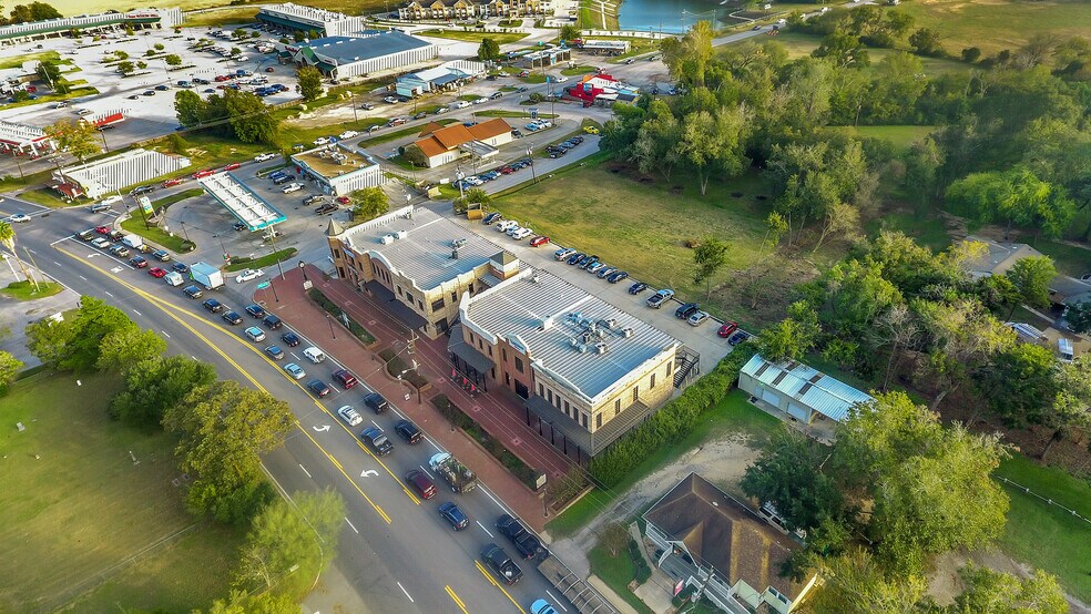 More Photos Of 21123 Eva St, Montgomery Medical For Lease