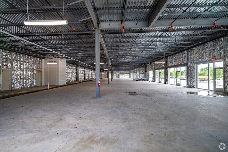 More Photos Of 2401 Little Elm Pkwy, Little Elm General Retail For Lease
