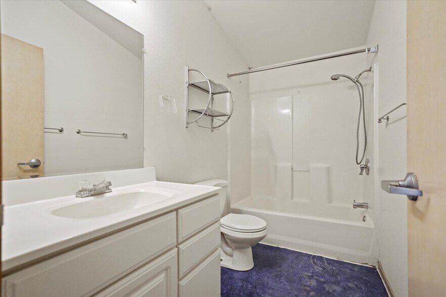 More Photos Of 171 Sunset Blvd, Cannon Beach Storefront Retail Residential For Sale