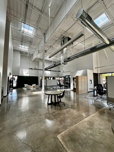 More Photos Of 2214 Braker Ln, Austin Distribution For Lease