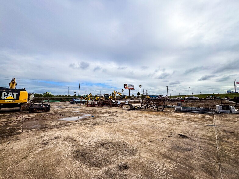 More Photos Of 5821 Agnes St, Corpus Christi Service For Sale