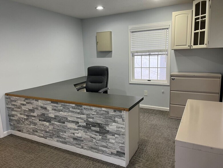 More Photos Of 39 Mill Plain Rd, Danbury Loft Creative Space For Lease