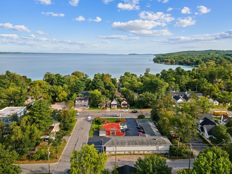 More Photos Of 1010 E Front St, Traverse City Hotel For Sale