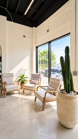 More Photos Of 310 NE 61st St, Miami Storefront Retail Office For Lease