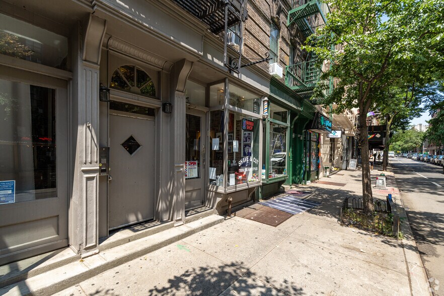 More Photos Of 119 Christopher St, New York Apartments For Lease