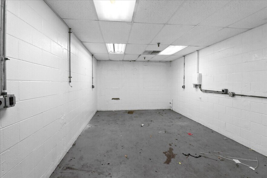 More Photos Of 148 Beverly Rancocas Dr, Willingboro Warehouse For Lease
