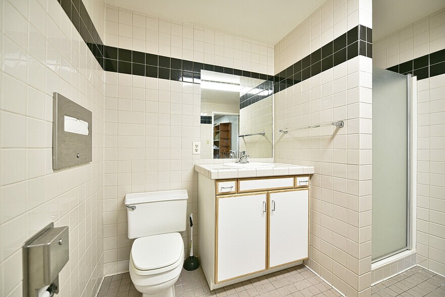 More Photos Of 1744 Forrest Way, Carson City Manufacturing For Sale