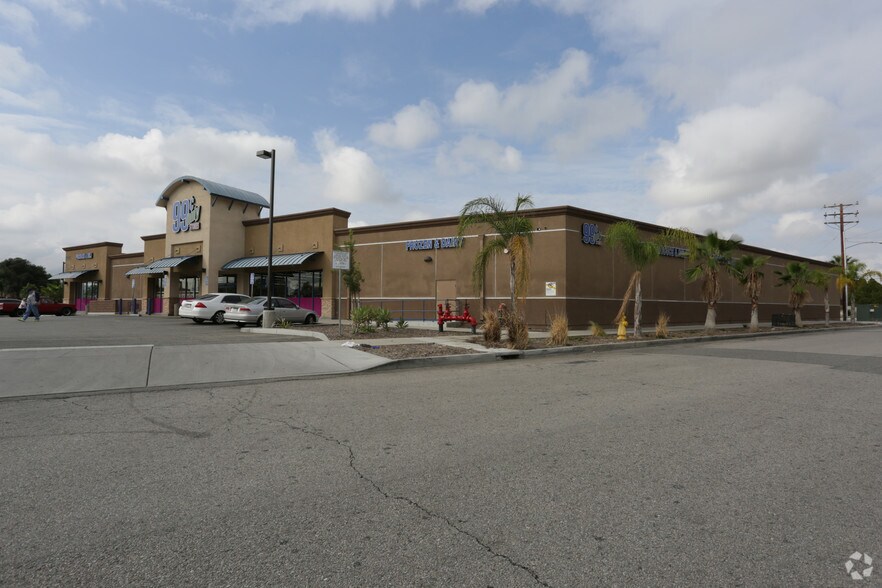 More Photos Of 1481 N La Cadena Dr, Colton Storefront For Lease