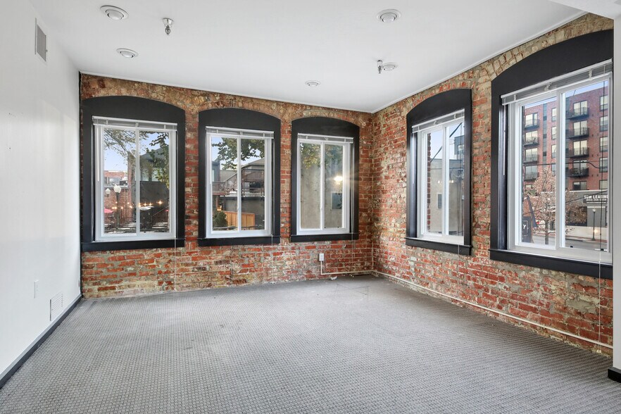 More Photos Of 410 Archibald St, Kansas City Storefront Retail Office For Sale