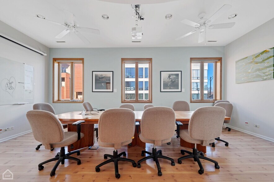 More Photos Of 1407 W Chicago Ave, Chicago Office For Lease