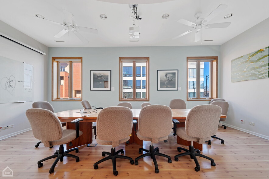 More Photos Of 1407 W Chicago Ave, Chicago Office For Lease