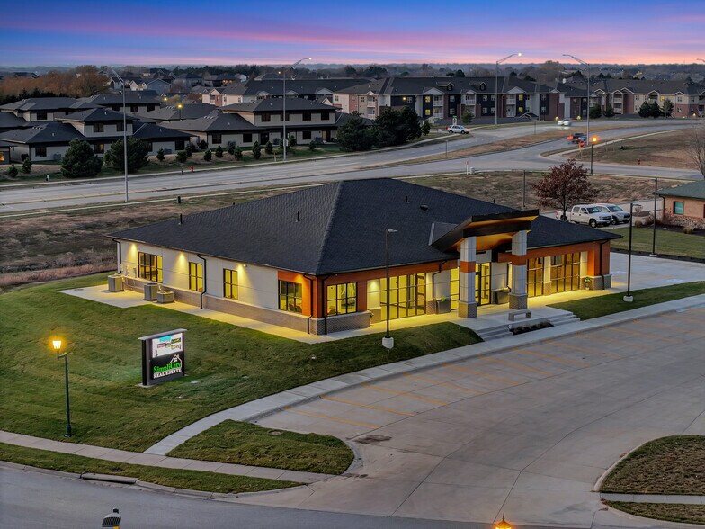 More Photos Of 8420 Amber Hill Rd, Lincoln Medical For Lease