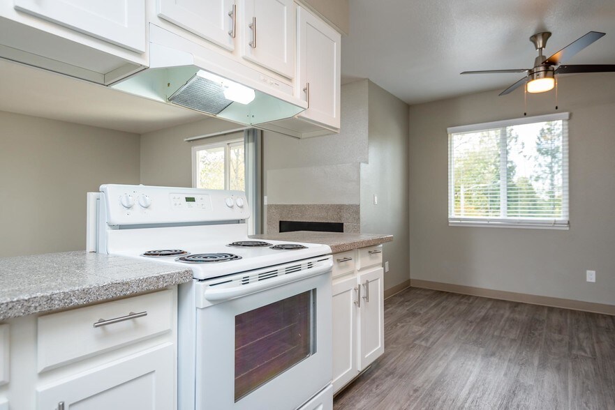 More Photos Of 805 NE Kane Dr, Gresham Apartments For Sale