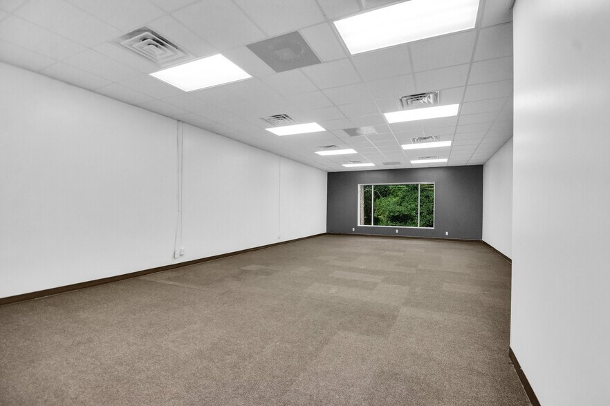 More Photos Of 3390 Kori Rd, Jacksonville Medical For Sale