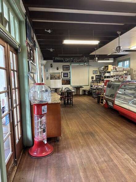 More Photos Of 2320 Belshaw St, Mojave Restaurant For Sale